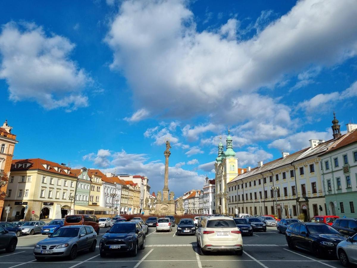 Luxusni Studio Na Velkem Namesti, Wi-Fi, Netflix Hradec Králové Extérieur photo