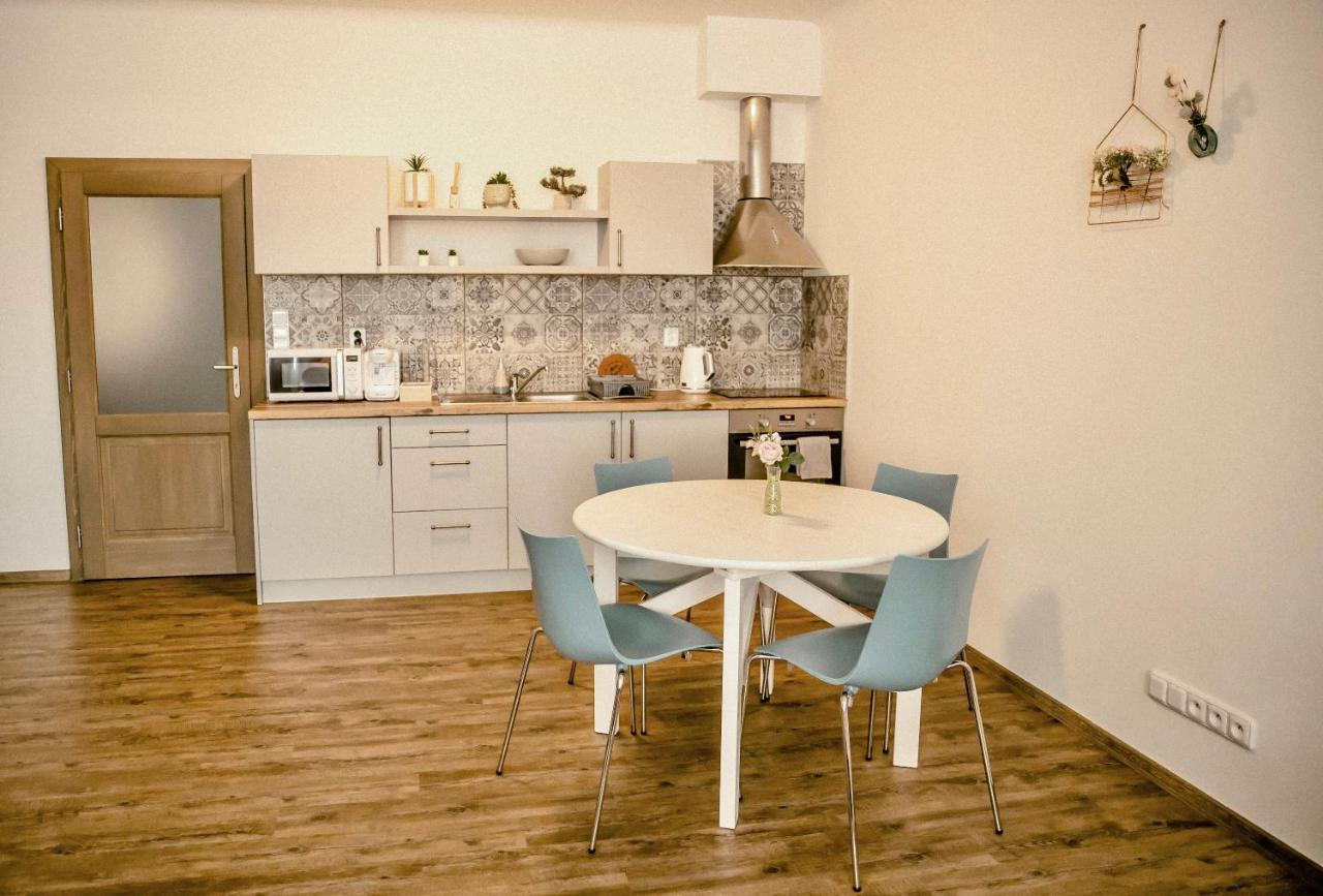 Luxusni Studio Na Velkem Namesti, Wi-Fi, Netflix Hradec Králové Extérieur photo